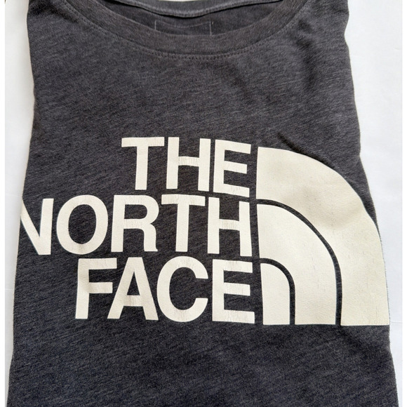 The North Face T-Shirts Mens XL Lot of 2 Gray & Red Short Sleeves Logo Casual - Picture 8 of 9